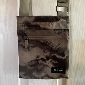 Dakine Crossbody bag